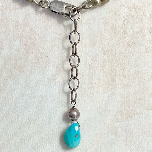 Turquoise and Mother of Pearl necklace with Tibetan prayer pendant - Picture 6 of 8
